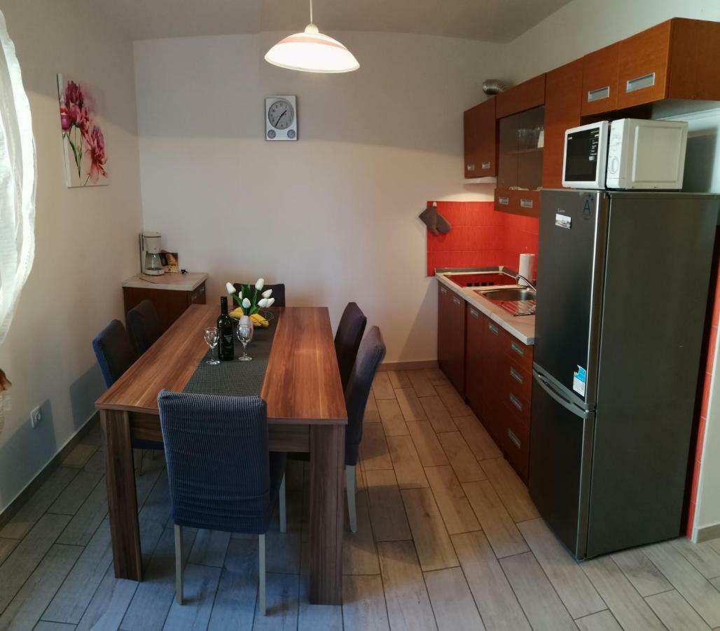 Apartmani Nada Klenovica Ngoại thất bức ảnh