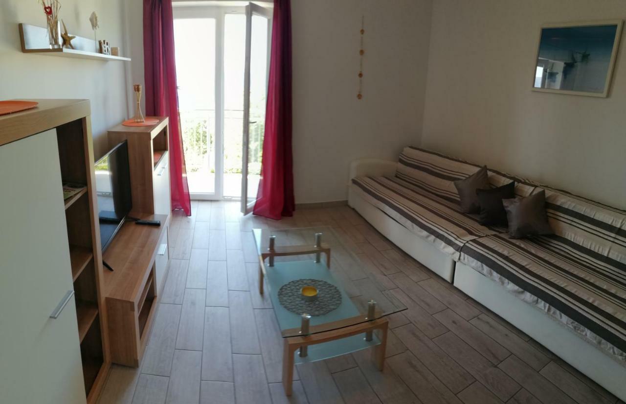 Apartmani Nada Klenovica Ngoại thất bức ảnh