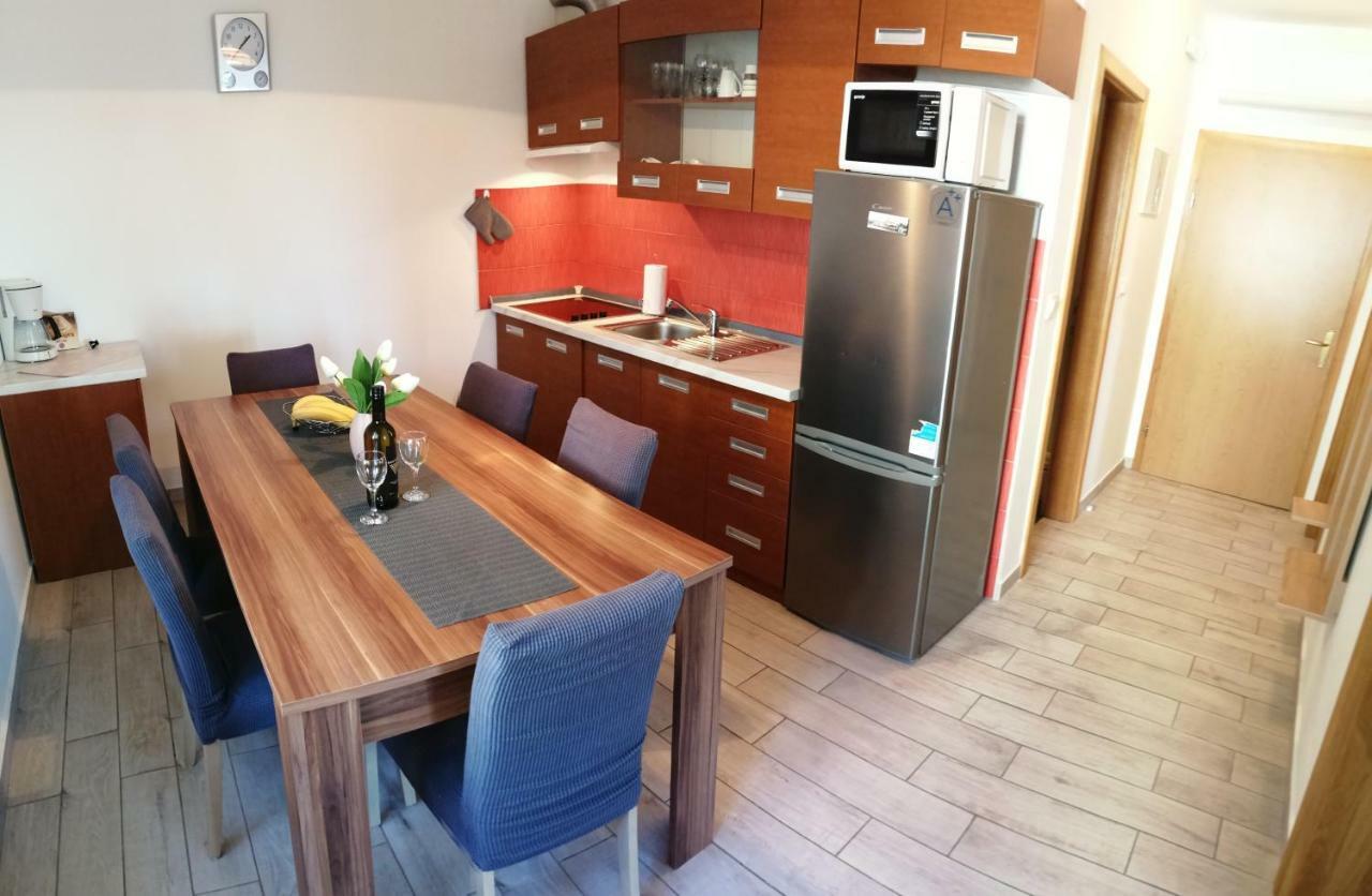 Apartmani Nada Klenovica Ngoại thất bức ảnh